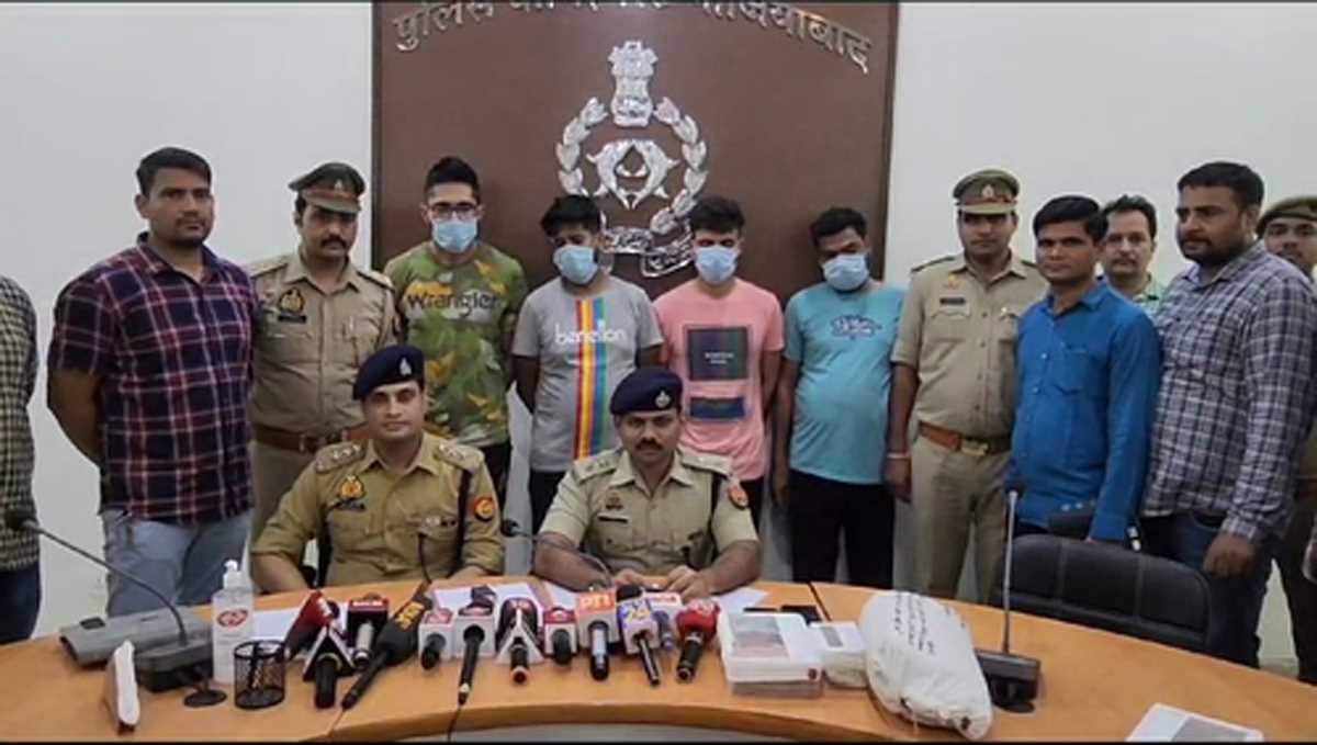 मनी एक्सचेंजर से लूट के निकले गोवा घूमने, चार शातिर गिरफ्तार